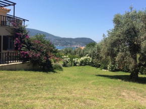 Emilia House ,private yard, 1 km to town, sleeps 4